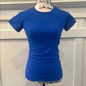 Athleta Women's Like New Athletic Blue Top